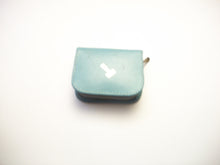 Load image into Gallery viewer, Traveling Germany Razor in Blue Leather Case