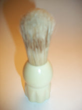 Load image into Gallery viewer, Vintage Ever Ready Shaving Brush